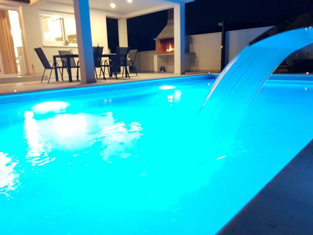 Villas Sabun - Modern House With Heated Pool بريفلاكا المظهر الخارجي الصورة