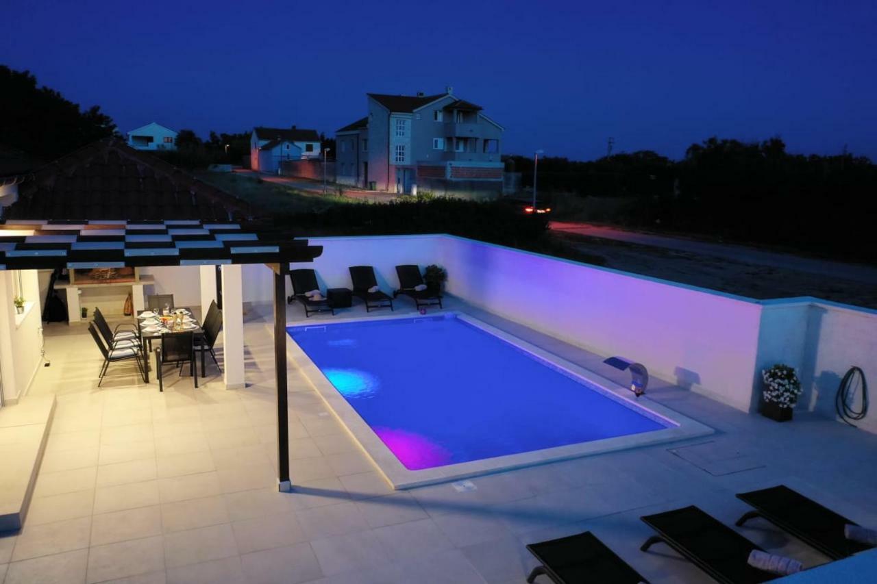Villas Sabun - Modern House With Heated Pool بريفلاكا المظهر الخارجي الصورة