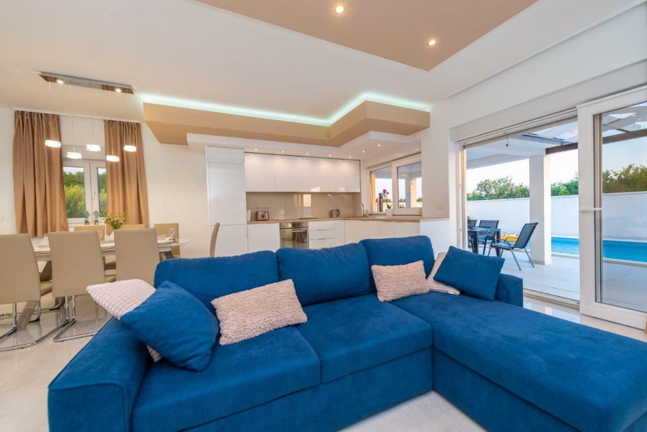 Villas Sabun - Modern House With Heated Pool بريفلاكا المظهر الخارجي الصورة