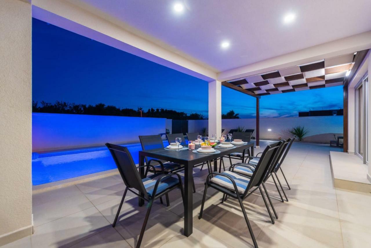 Villas Sabun - Modern House With Heated Pool بريفلاكا المظهر الخارجي الصورة