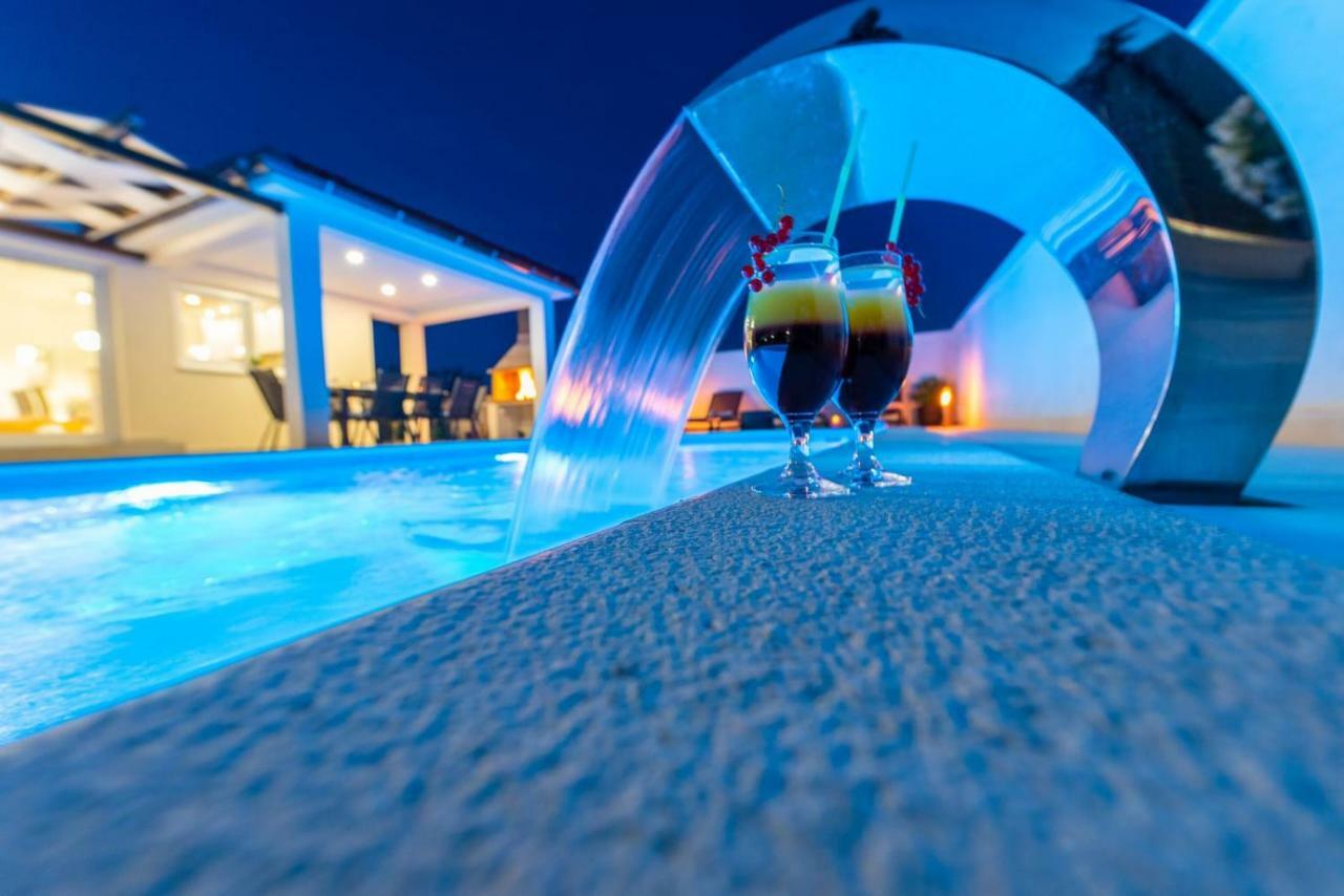 Villas Sabun - Modern House With Heated Pool بريفلاكا المظهر الخارجي الصورة