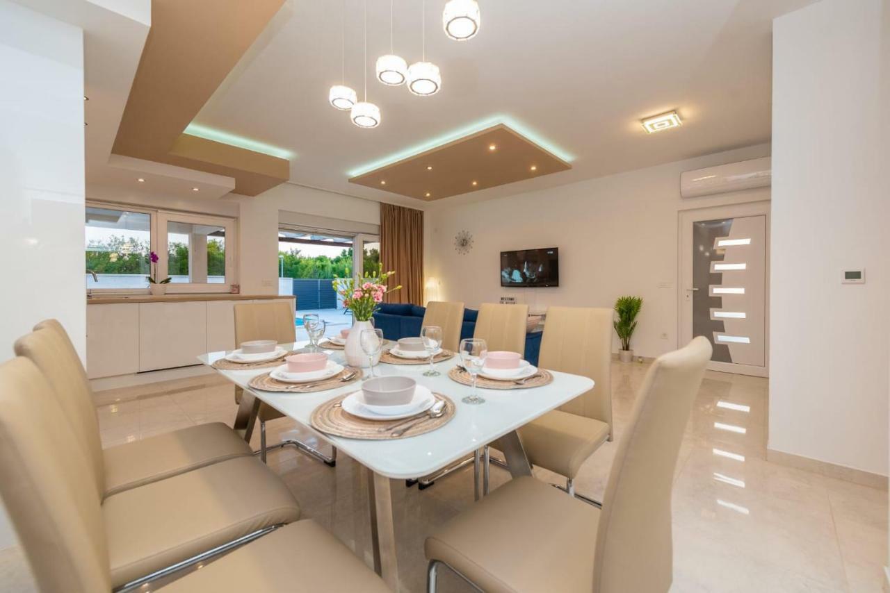 Villas Sabun - Modern House With Heated Pool بريفلاكا المظهر الخارجي الصورة